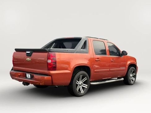 Used 2007 Chevrolet Avalanche LTZ w/ LTZ Preferred Equipment Group RWD image 5