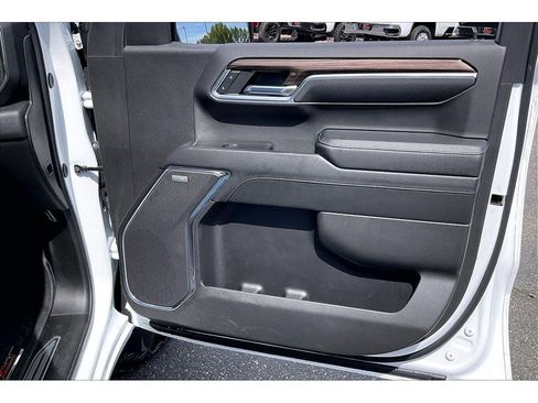 Used 2024 Chevrolet Silverado 1500 LT Trail Boss w/ LT Trail Boss Premium Package AWD/4WD image 25