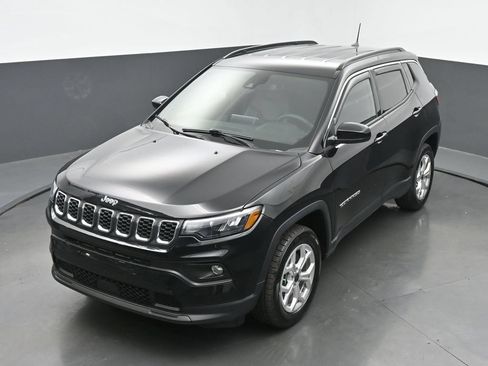 Used 2025 Jeep Compass Latitude AWD/4WD image 45