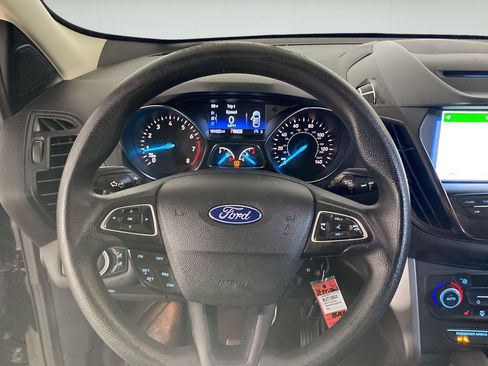 Used 2018 Ford Escape SE w/ SE Sync 3 Package AWD/4WD image 17