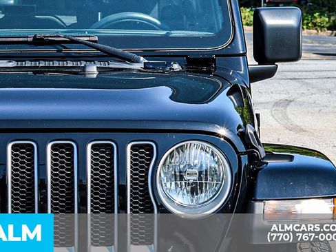 Used 2023 Jeep Wrangler Unlimited Sahara w/ Cold Weather Group AWD/4WD image 15
