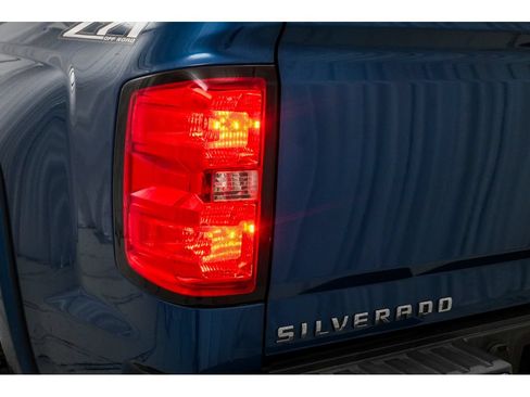 Used 2018 Chevrolet Silverado 1500 LT w/ All Star Edition AWD/4WD image 28