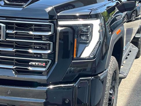 New 2026 GMC Sierra 2500 AT4 w/ Technology Package AWD/4WD image 9