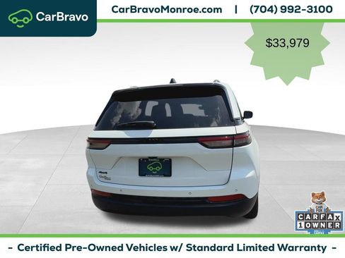 Used 2024 Jeep Grand Cherokee Altitude AWD/4WD image 9