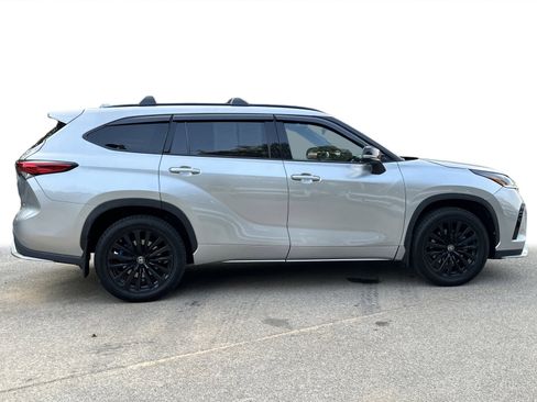 Used 2023 Toyota Highlander XSE image 33