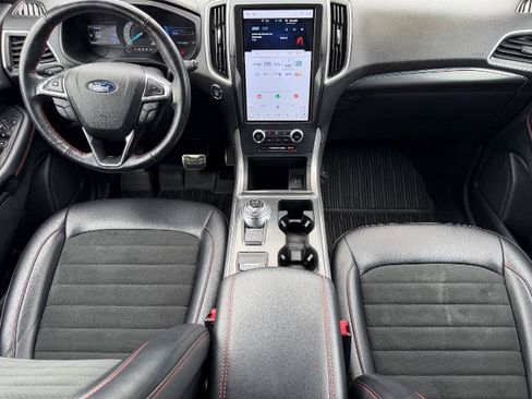 Certified 2022 Ford Edge ST-Line AWD/4WD image 9