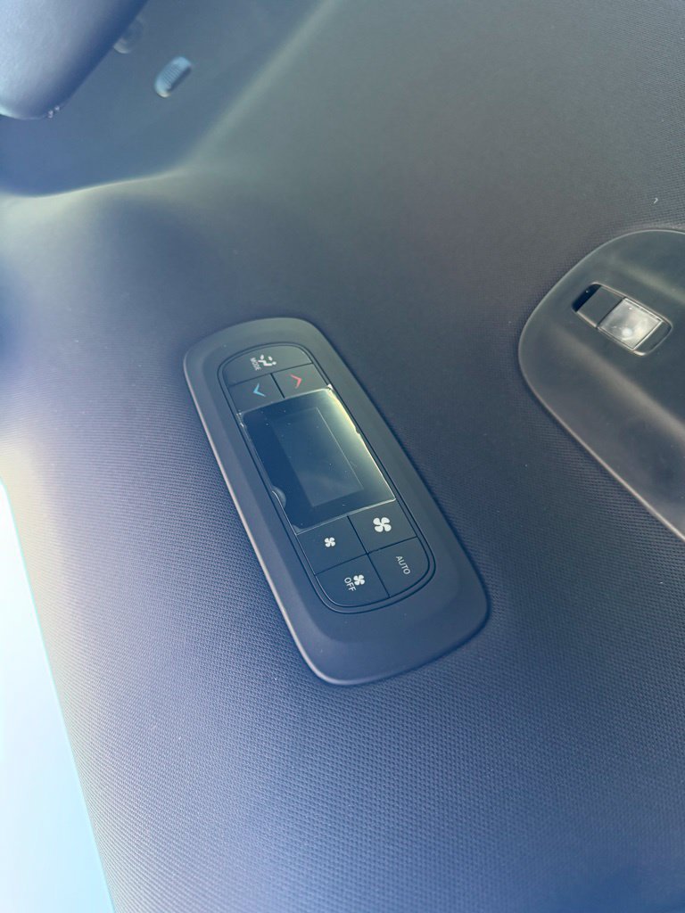Used 2026 Chrysler Voyager LX FWD image 35