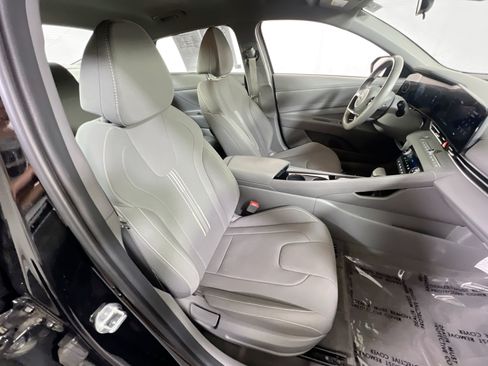 Used 2023 Hyundai Elantra SEL w/ Convenience Package FWD image 26