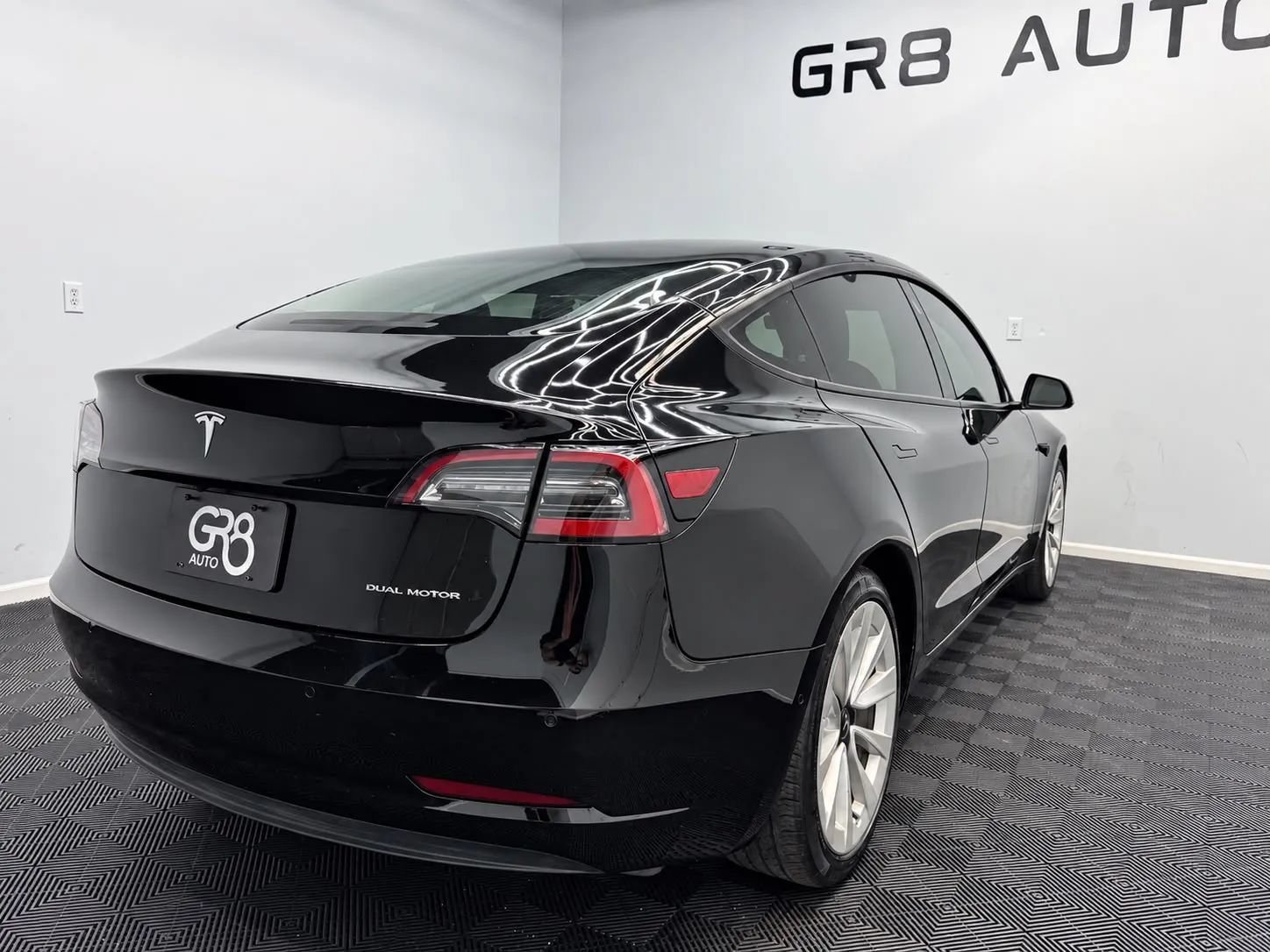 Used 2021 Tesla Model 3 Long Range AWD/4WD image 8