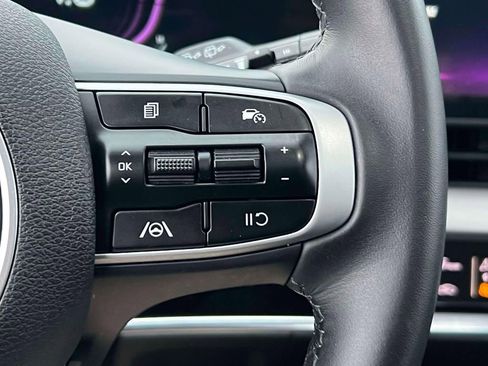 Used 2025 Kia Sportage EX w/ Premium Package image 22