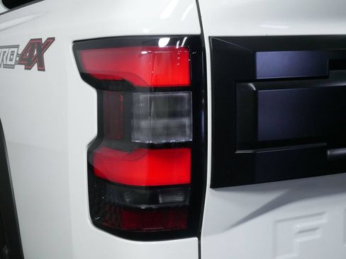 Used 2026 Nissan Frontier PRO-4X w/ Pro-4x Convenience Package AWD/4WD image 12