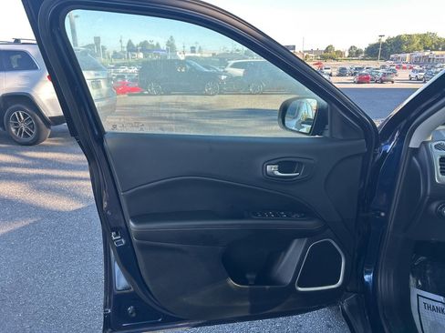 Used 2018 Jeep Compass Latitude w/ Popular Equipment Group image 13