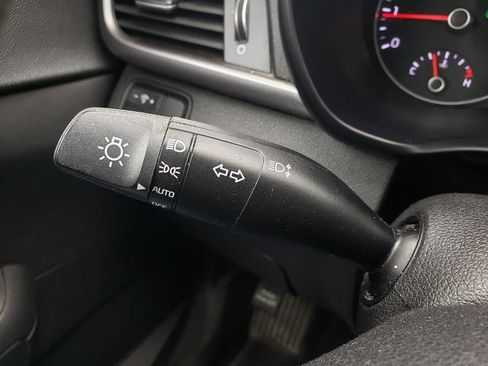 Used 2017 Kia Optima LX FWD image 25