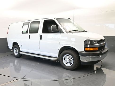 Used 2024 Chevrolet Express 2500 w/ Driver Convenience Package image 8