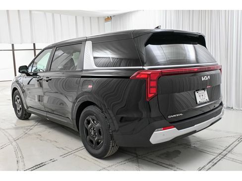 New 2026 Kia Carnival image 5