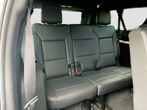 Used 2021 Chevrolet Suburban LT AWD/4WD image 27