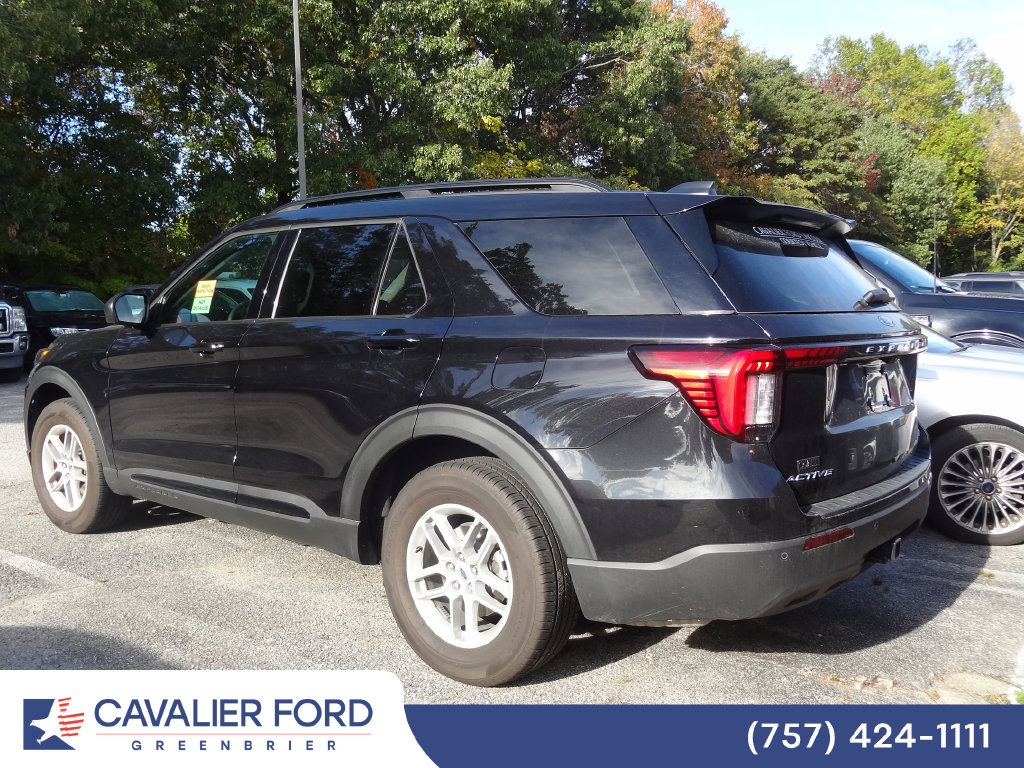 Used 2026 Ford Explorer Active AWD/4WD image 5