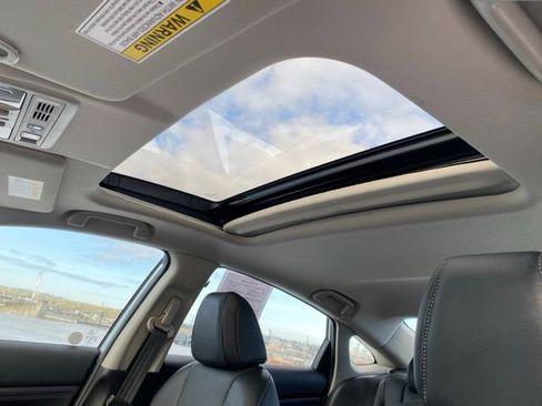 Used 2019 Honda Insight Touring image 11