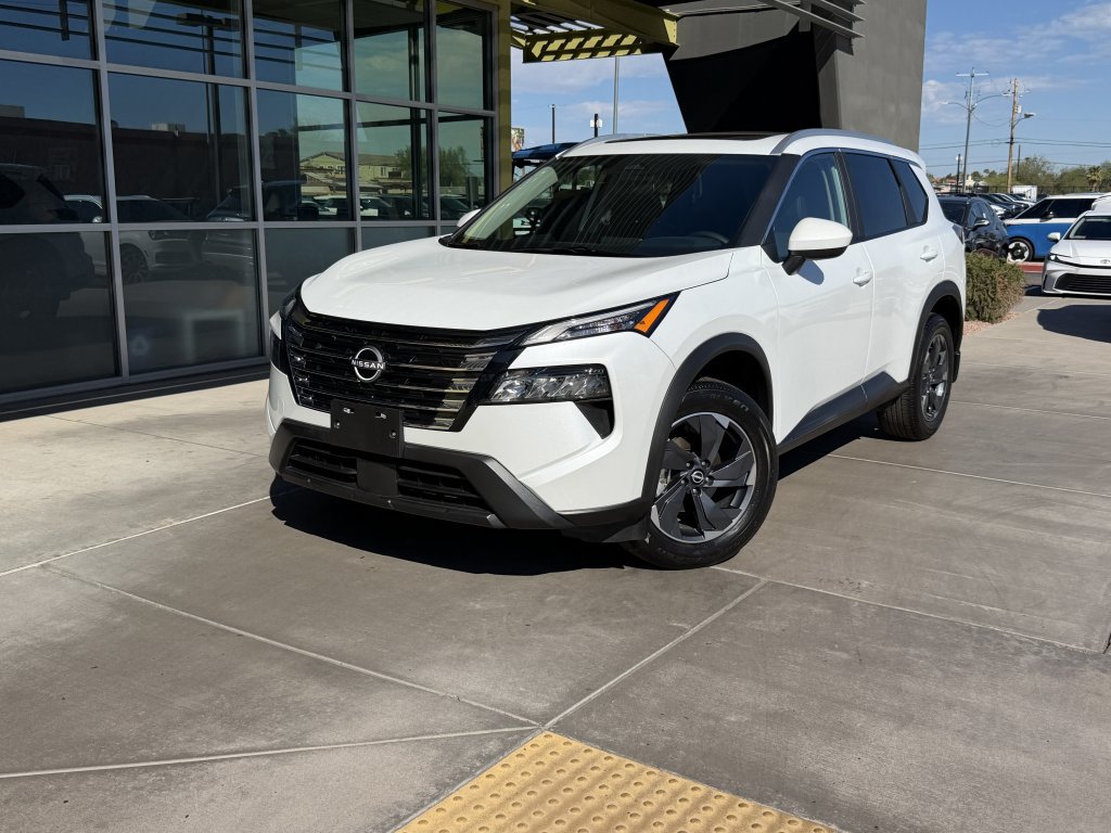 Used 2026 Nissan Rogue SV w/ SV Premium Package FWD image 2