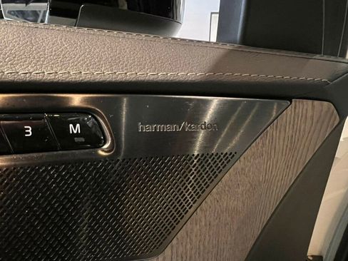 Used 2023 Volvo XC90 T8 Ultimate image 16