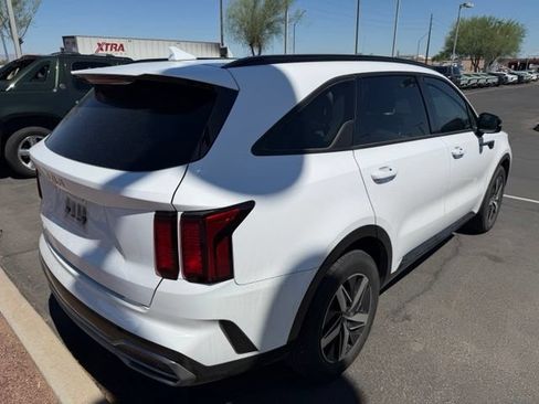 Used 2023 Kia Sorento S w/ Panoramic Sunroof Package FWD image 4