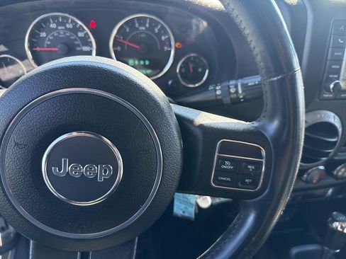 Used 2015 Jeep Wrangler Unlimited Willys image 15