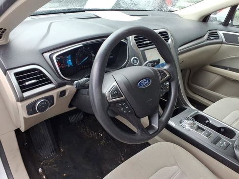 Used 2020 Ford Fusion SE FWD image 9