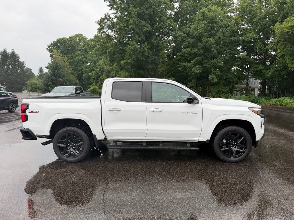 Certified 2024 Chevrolet Colorado Z71 w/ Z71 Convenience Package 2 AWD/4WD image 4