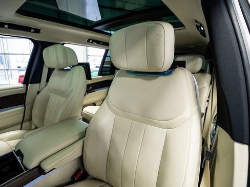 Used 2025 Land Rover Range Rover Long Wheelbase Autobiography image 37