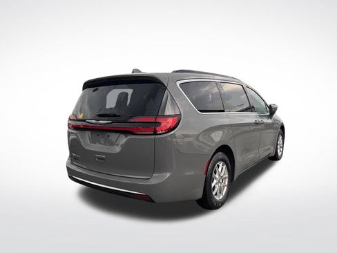 Used 2022 Chrysler Pacifica Touring-L FWD image 7
