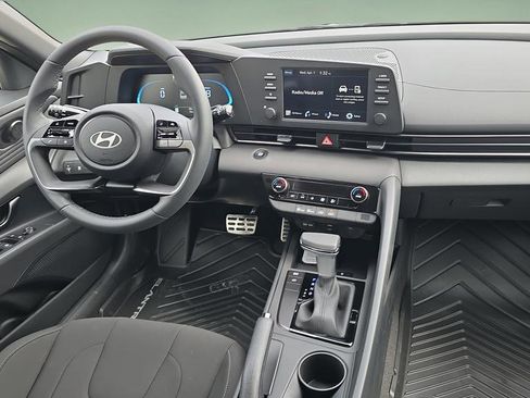 New 2026 Hyundai Elantra Sport FWD image 24