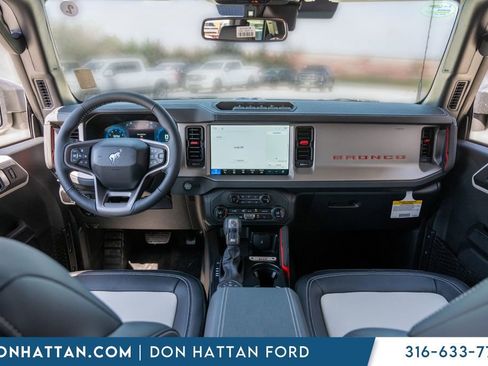 New 2026 Ford Bronco Outer Banks w/ Sasquatch Package AWD/4WD image 3