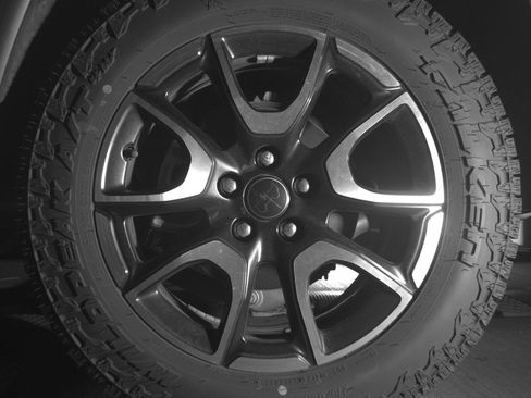 Used 2025 Jeep Compass Trailhawk AWD/4WD image 14