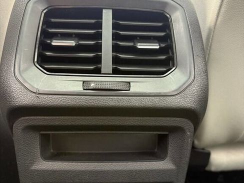 Used 2019 Volkswagen Tiguan S image 29