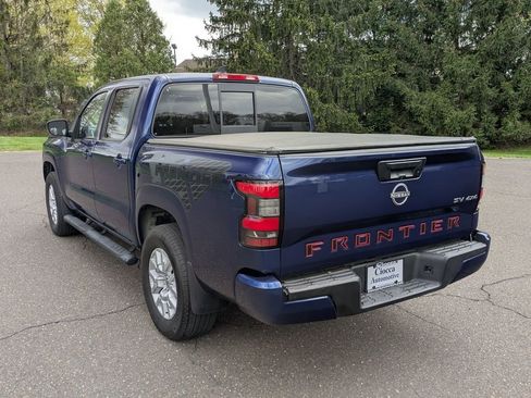 Used 2022 Nissan Frontier SV w/ Graphics Package image 7
