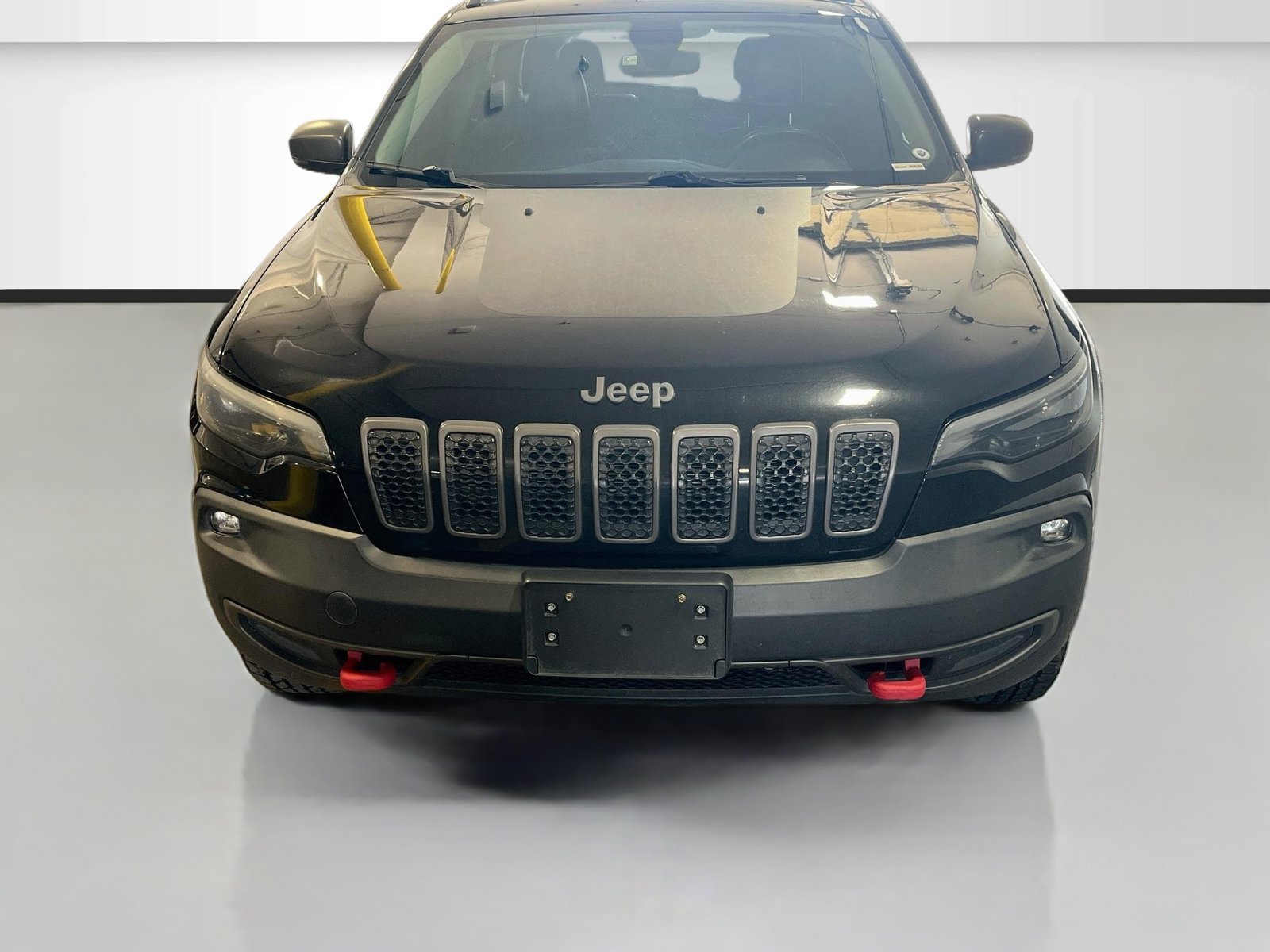 Used 2019 Jeep Cherokee Trailhawk w/ Cold Weather Group AWD/4WD image 2