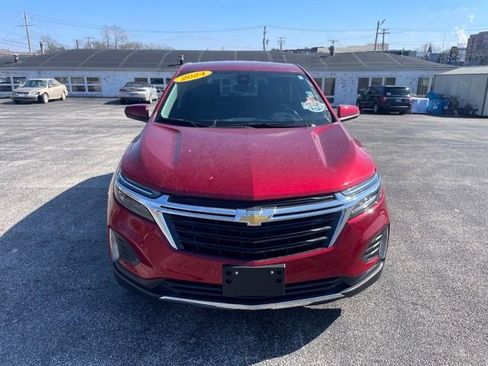 Used 2024 Chevrolet Equinox LT image 2