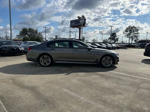 Used 2019 BMW 750i w/ Executive Package image 2