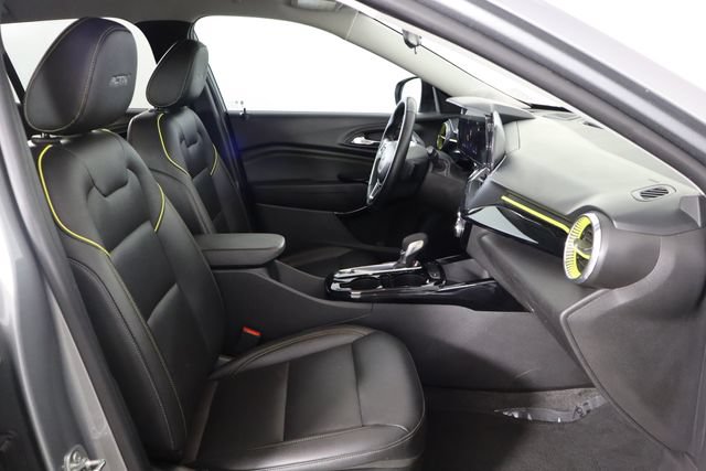 Used 2025 Chevrolet Trax ACTIV w/ Driver Confidence Package FWD image 18