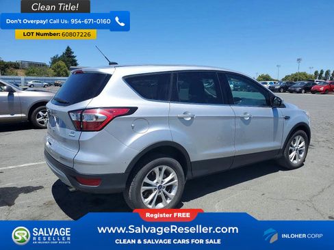 Used 2017 Ford Escape SE FWD image 4