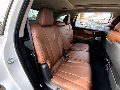 Certified 2025 Acura MDX SH-AWD w/ Technology Package image 18