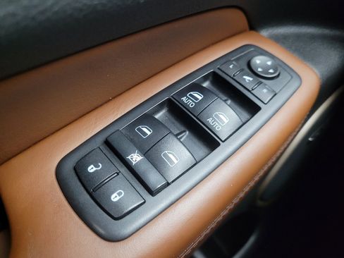 Used 2016 Jeep Grand Cherokee Summit w/ Platinum Series Group image 27