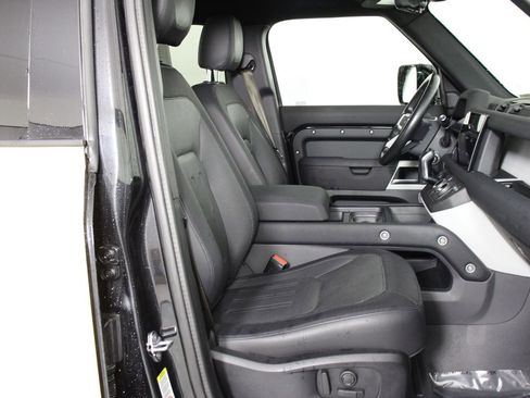 Used 2022 Land Rover Defender 110 X-Dynamic SE image 29