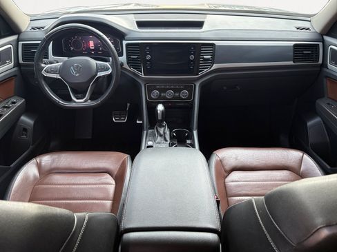 Certified 2023 Volkswagen Atlas SEL Premium AWD/4WD image 3