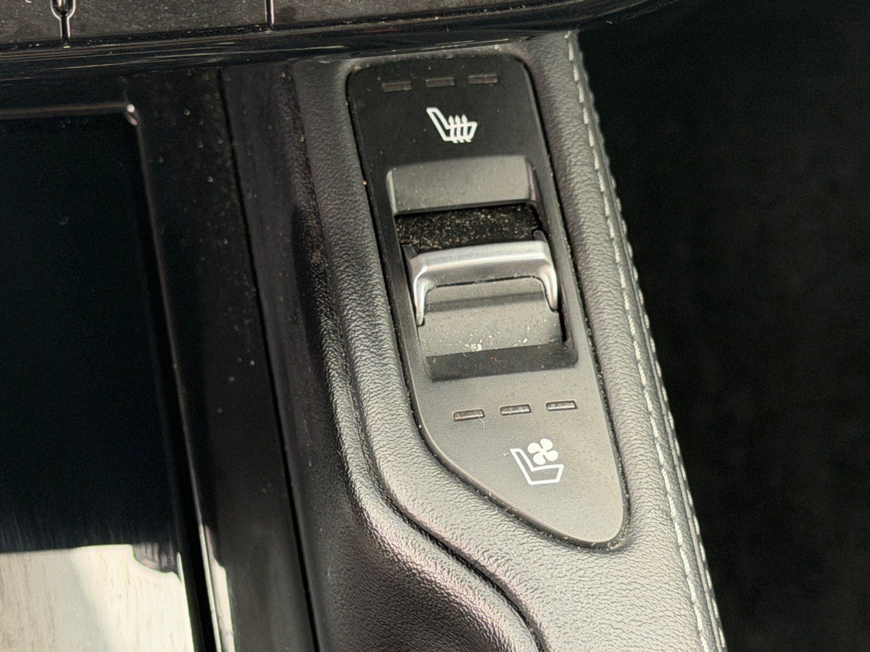 Used 2024 Kia Telluride EX FWD image 38