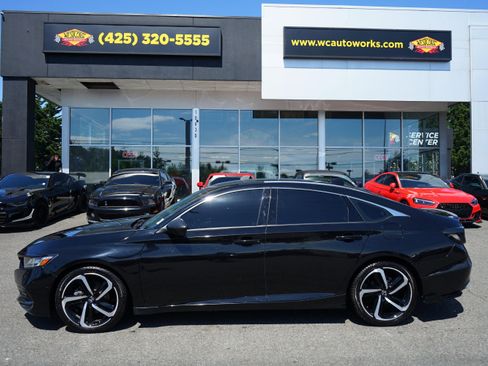 Used 2019 Honda Accord Sport image 2