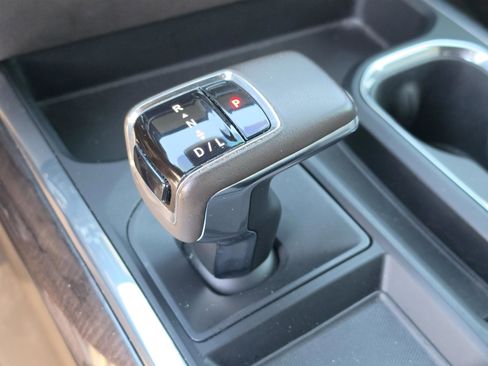 Used 2022 Chevrolet Silverado 1500 LTZ image 29