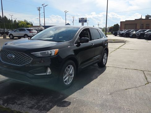 Used 2023 Ford Edge SEL w/ Convenience Package AWD/4WD image 3