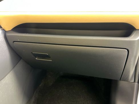 Used 2019 Toyota RAV4 XLE Premium FWD image 34
