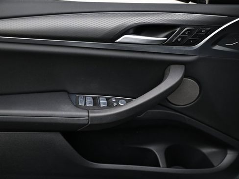 Used 2025 BMW X4 xDrive30i w/ Premium Package image 15